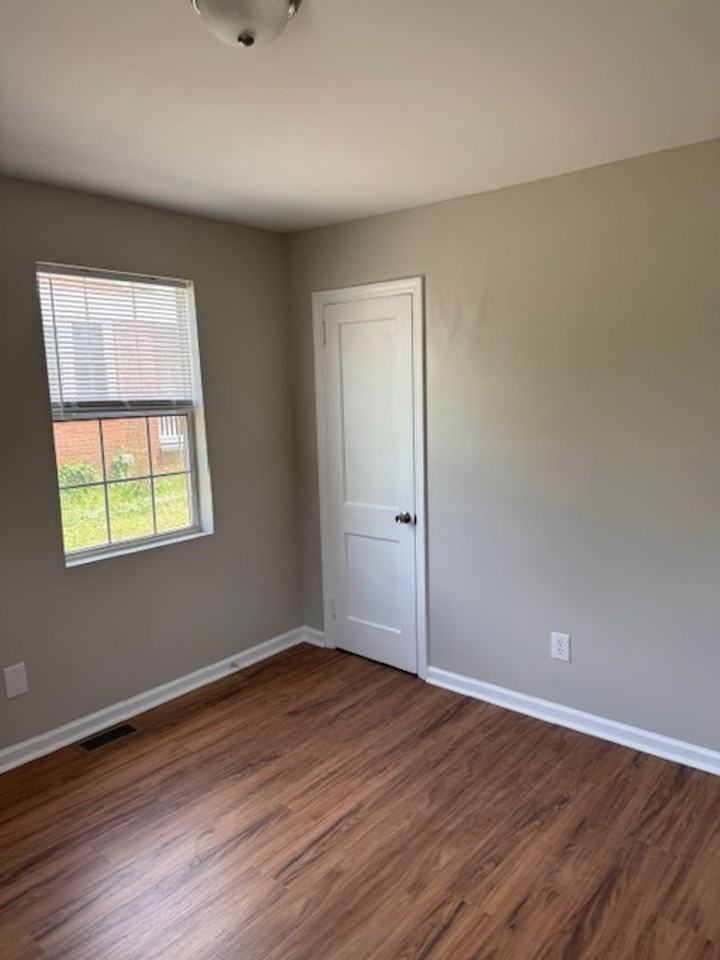 103 Elizabeth Ave - Photo 2 of 13