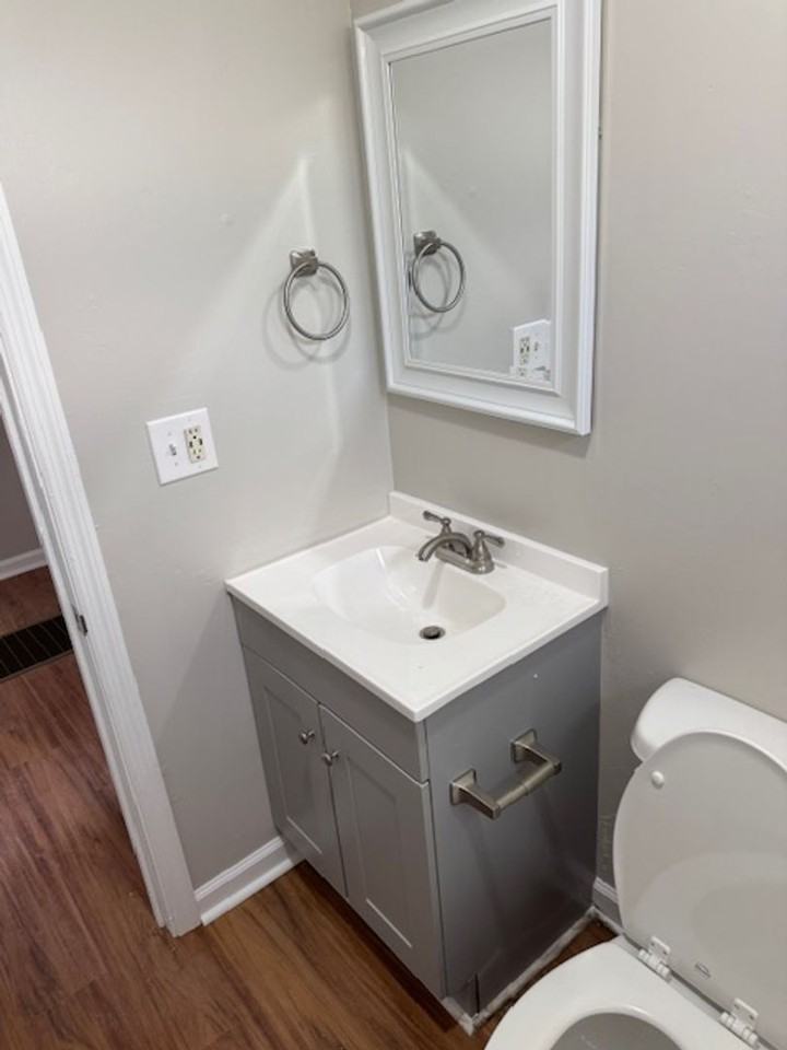 103 Elizabeth Ave - Photo 4 of 13