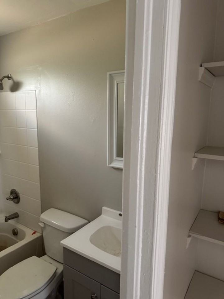 105 Elizabeth Avenue - Photo 2 of 10