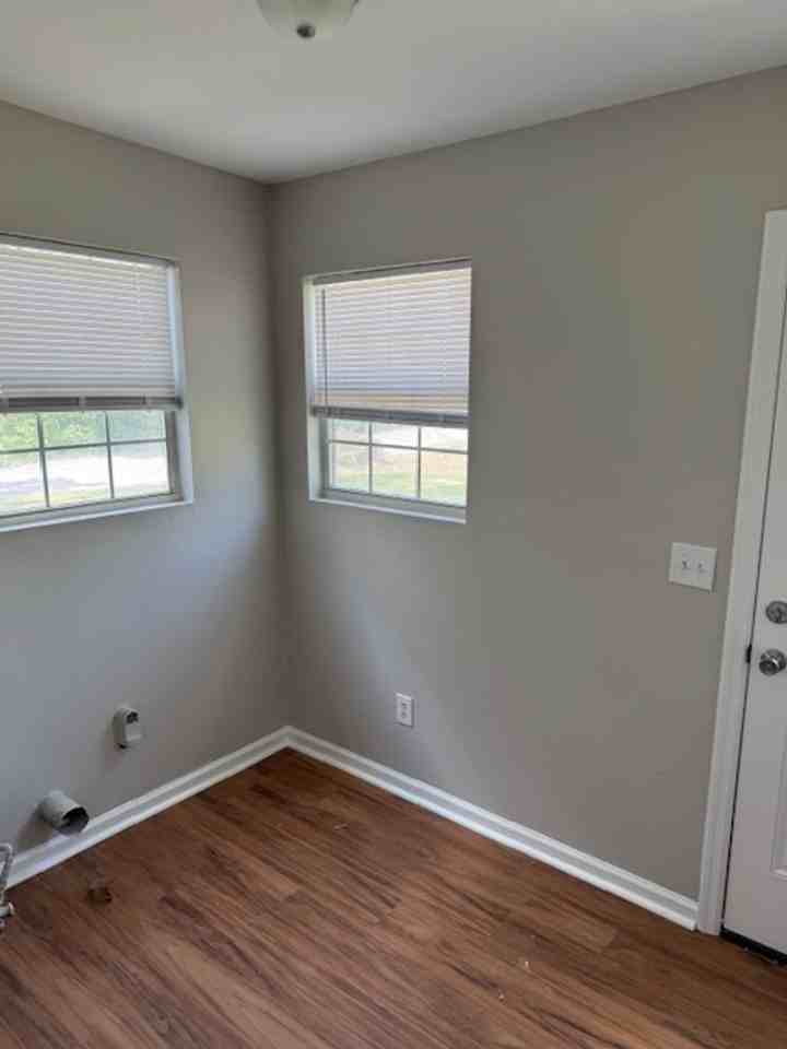 105 Elizabeth Avenue - Photo 5 of 10