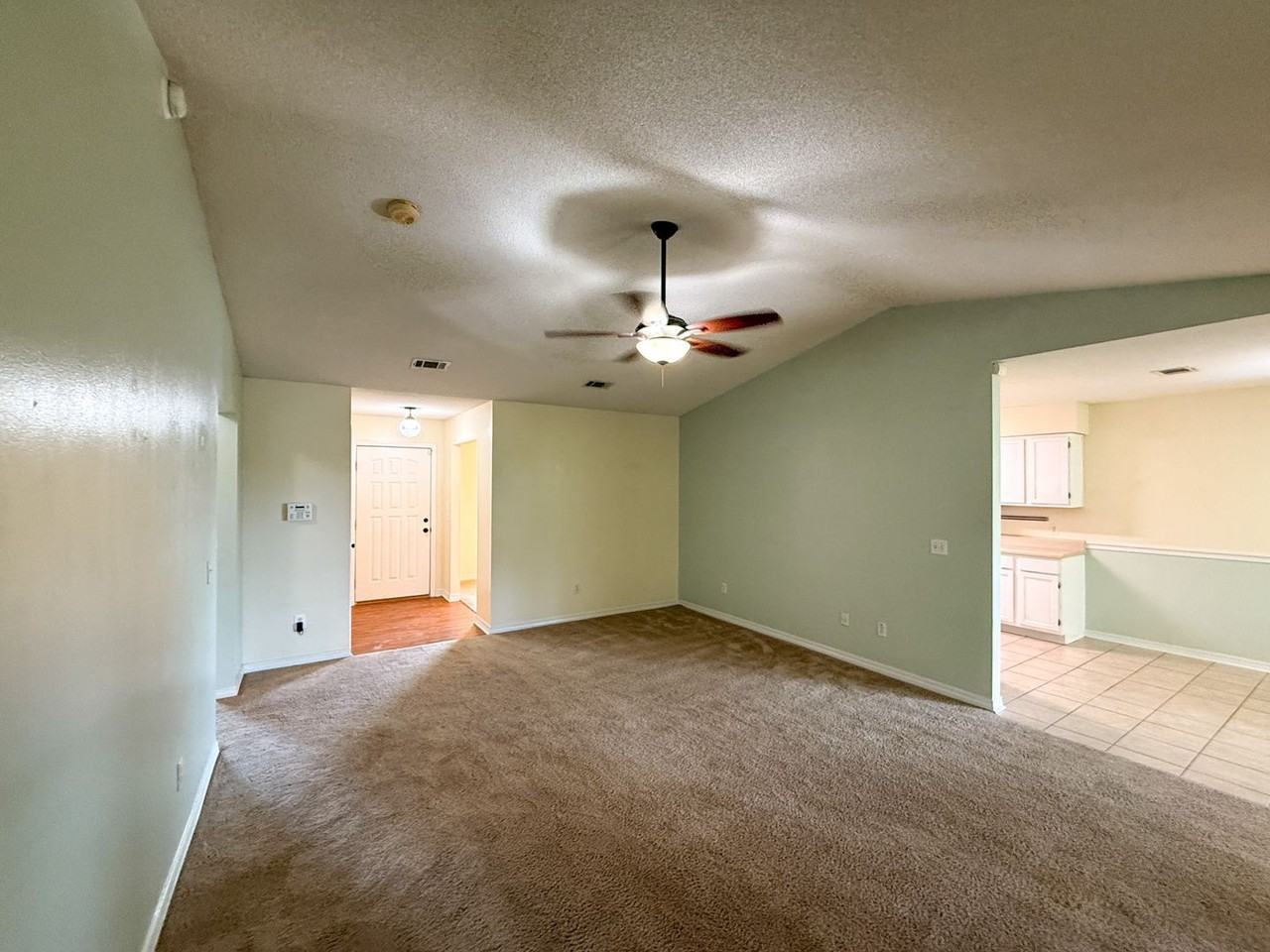 10609 Creek Ridge Dr - Photo 2 of 24