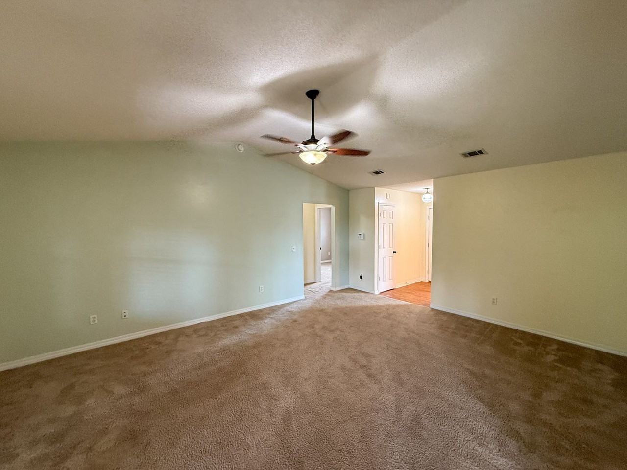 10609 Creek Ridge Dr - Photo 3 of 24