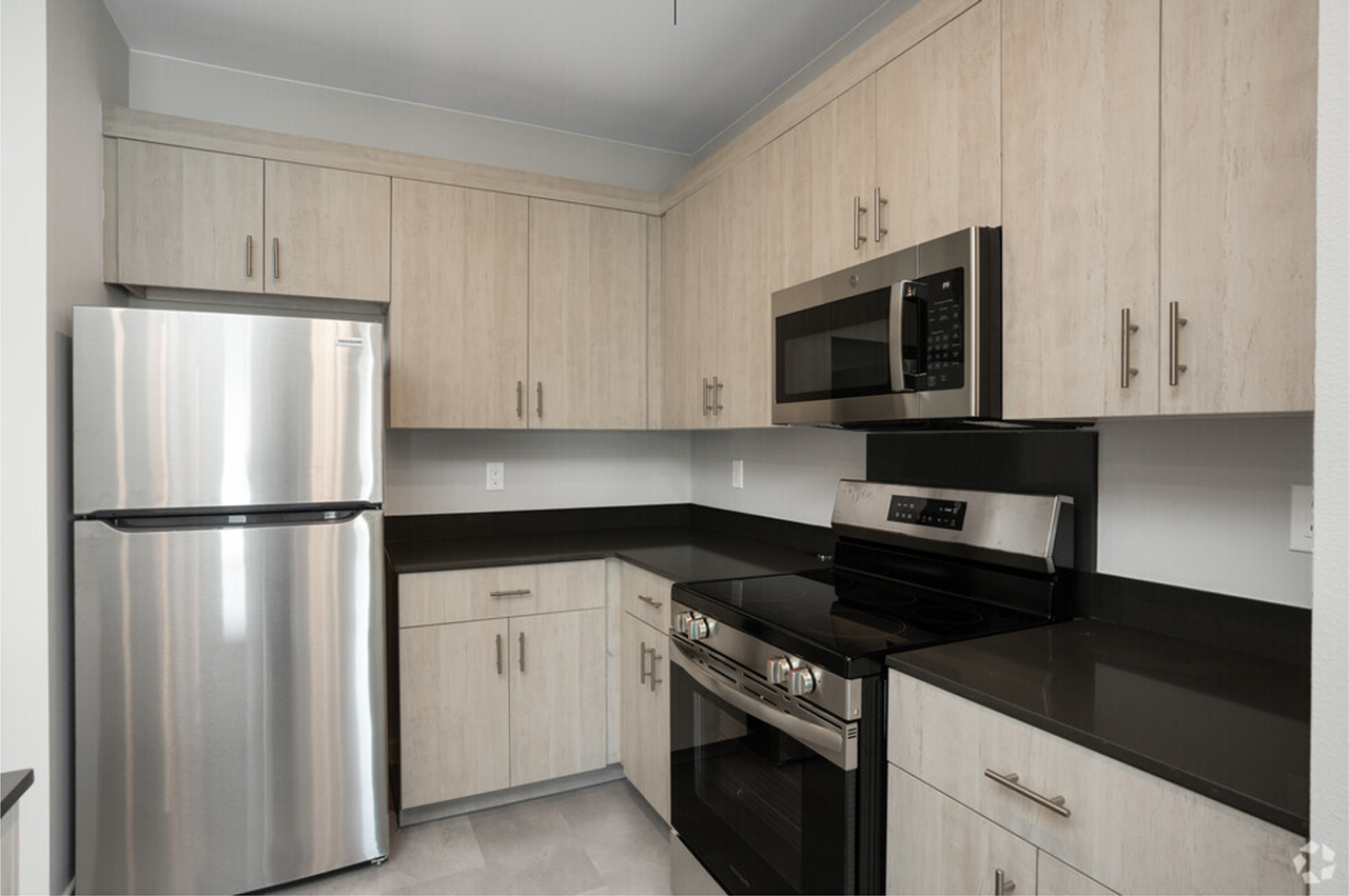 615 Dallas Ave. - Photo 2 of 16