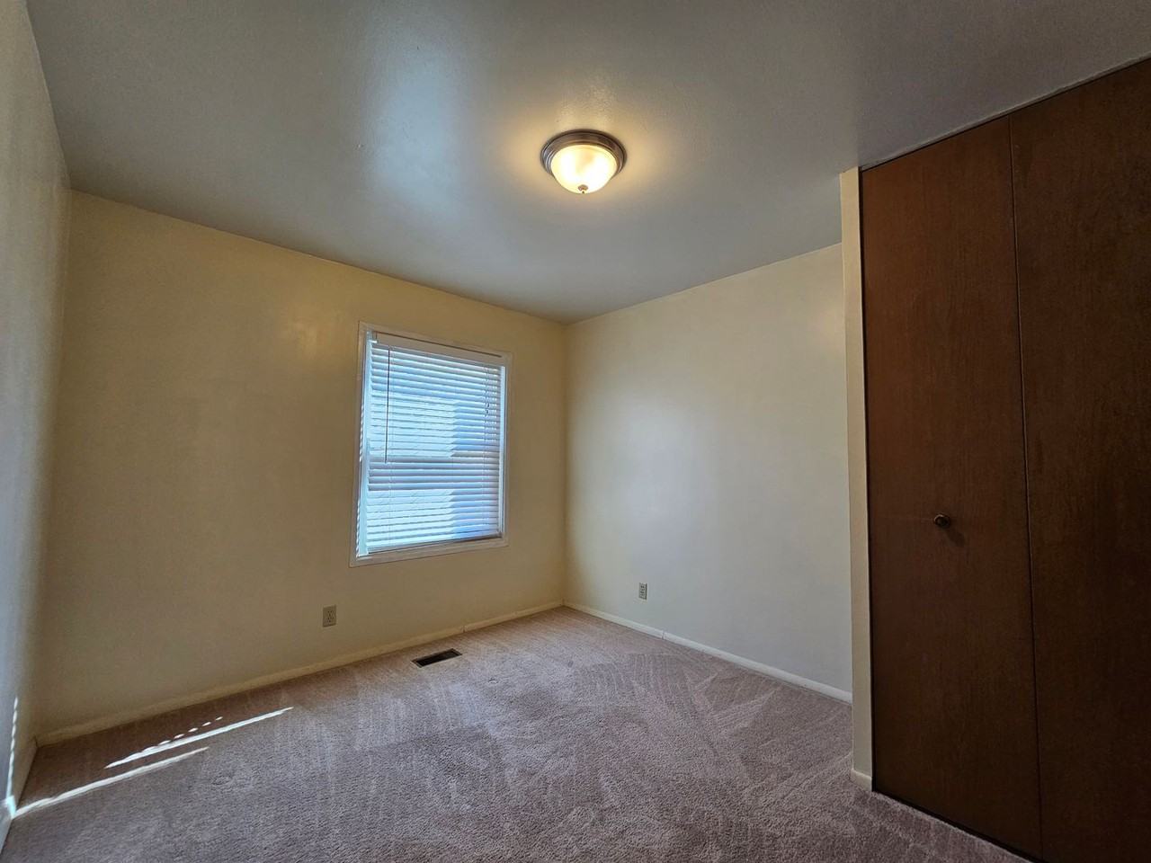 124 N Brentwood Dr - Photo 6 of 15