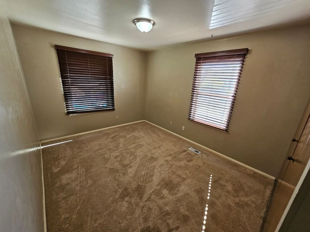 124 N Brentwood Dr - Photo 7 of 15