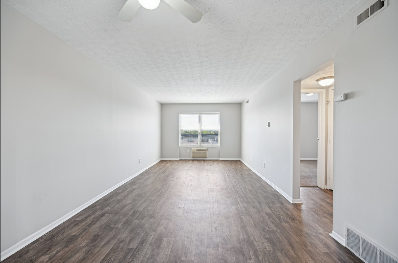 Tamarack Arms Apartments - Photo 3 of 16