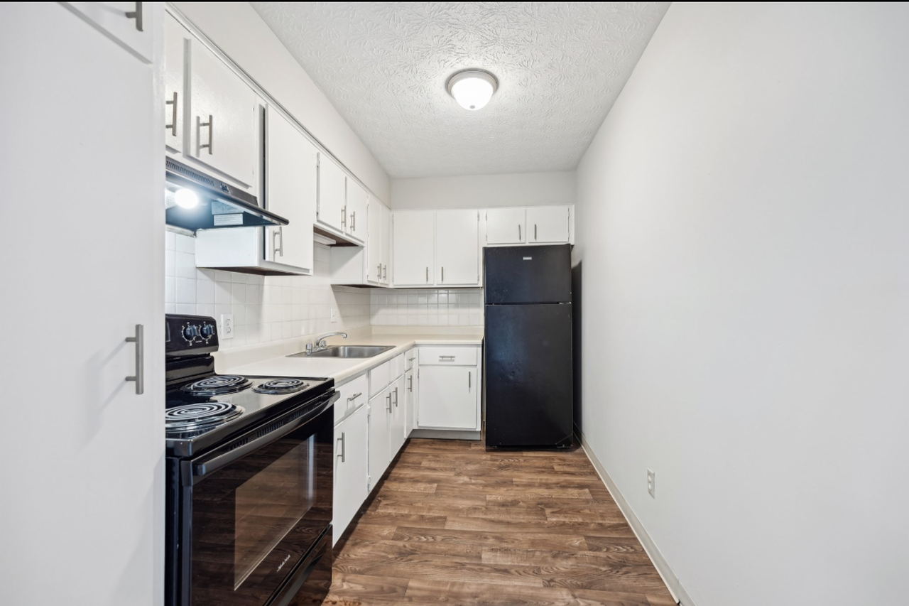 Tamarack Arms Apartments - Photo 7 of 16