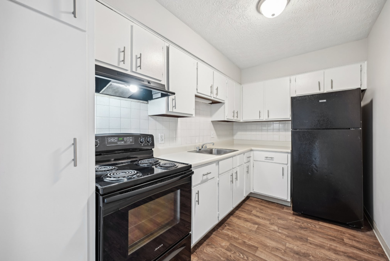 Tamarack Arms Apartments - Photo 4 of 16