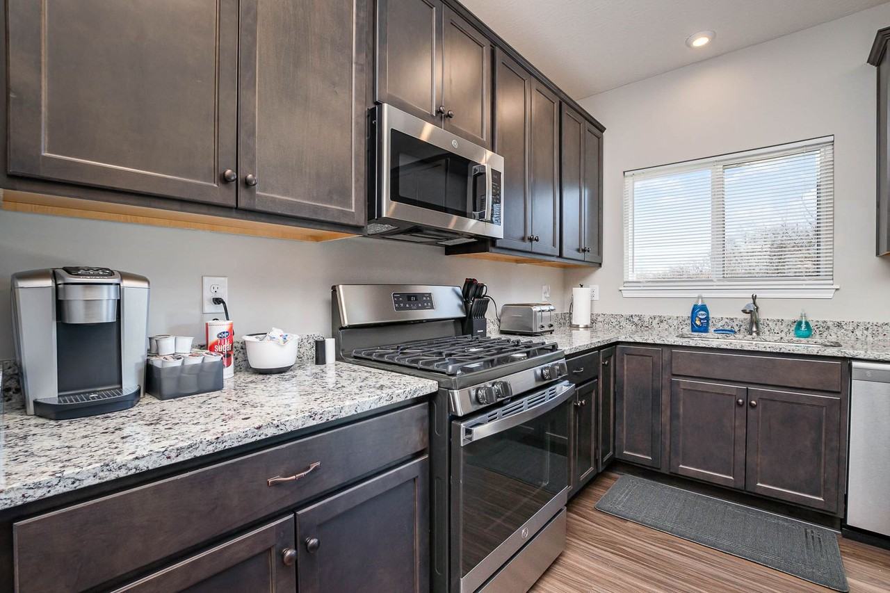 5738 Azra Ct - Photo 6 of 23