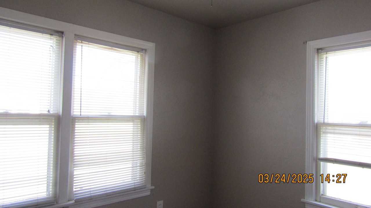 712 Sw Roosevelt Ave - Photo 7 of 13