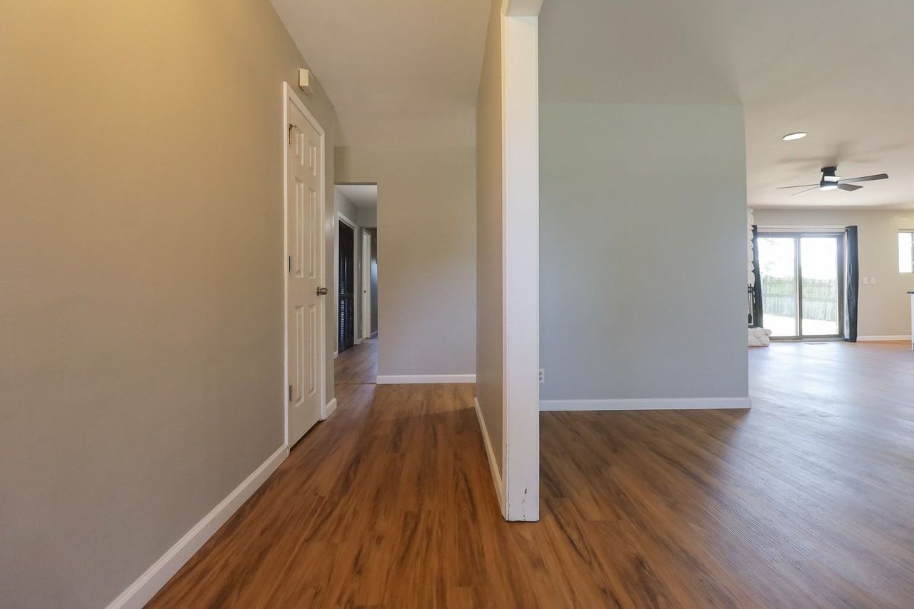 2311 W Oklahoma Pl - Photo 3 of 36