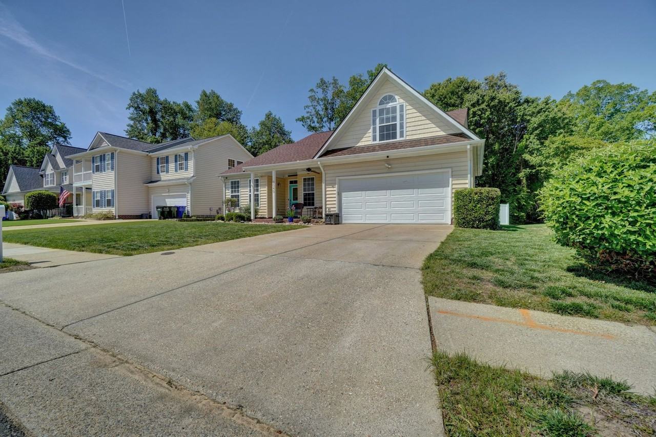 3040 Kempton Park Rd - Photo 4 of 41