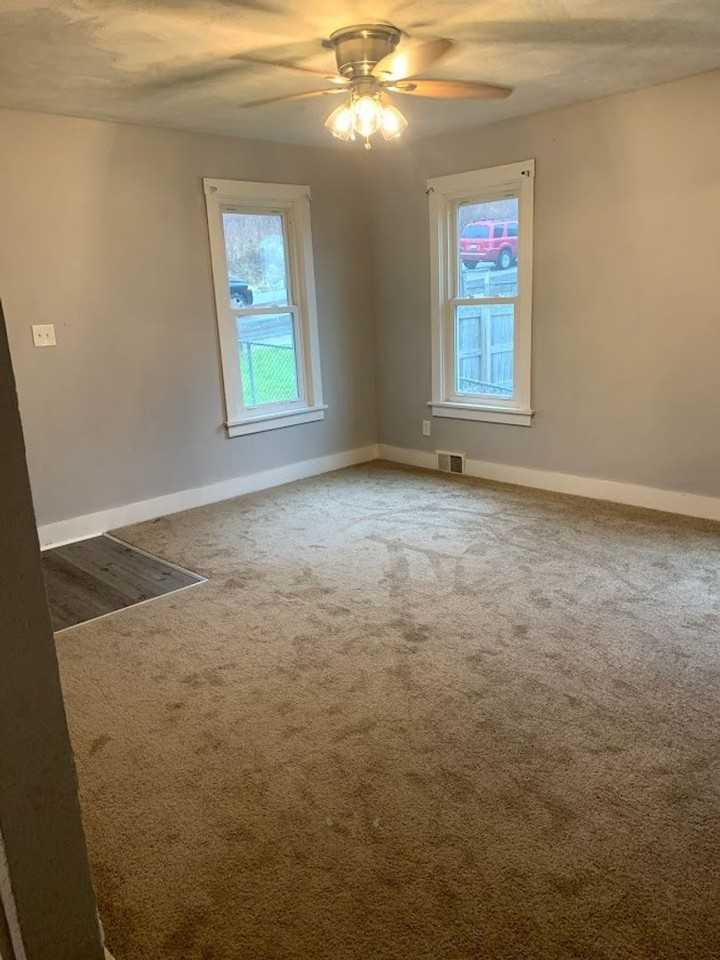 416 E Elizabeth St - Photo 2 of 13