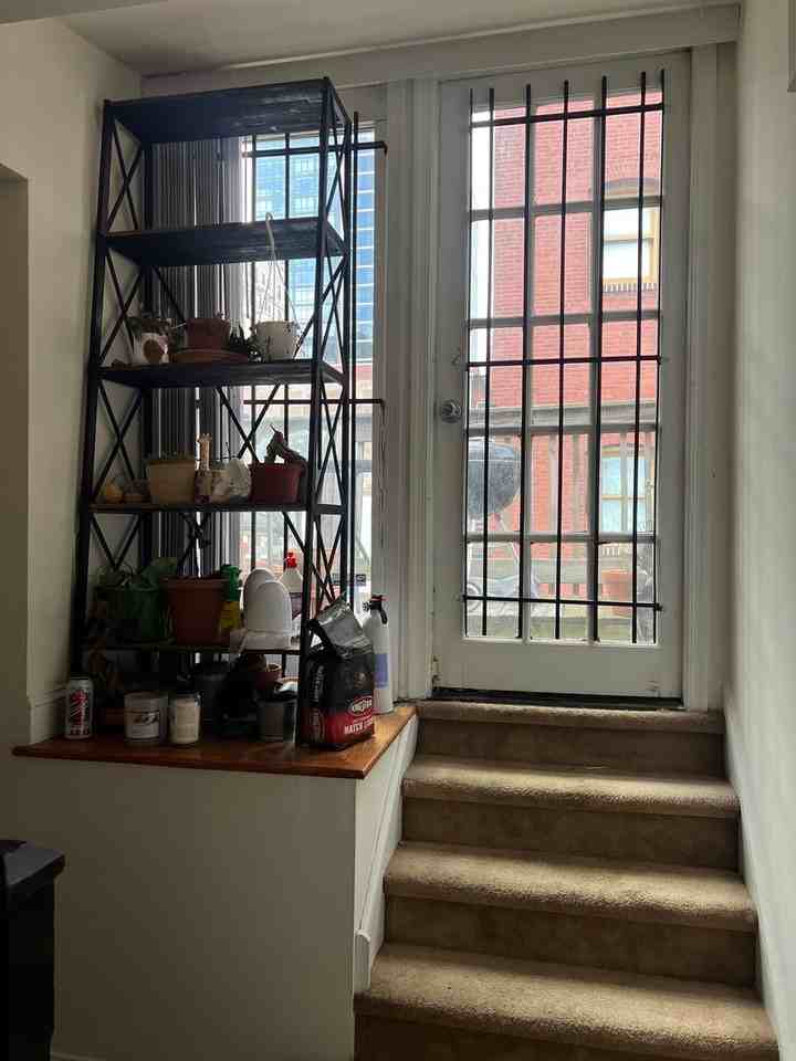 1211 Locust St - Photo 6 of 21