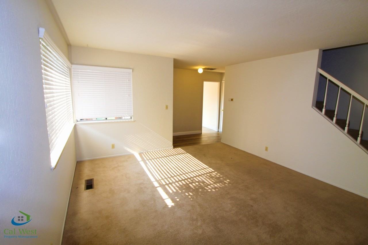 5684 Chesbro Ave - Photo 4 of 12