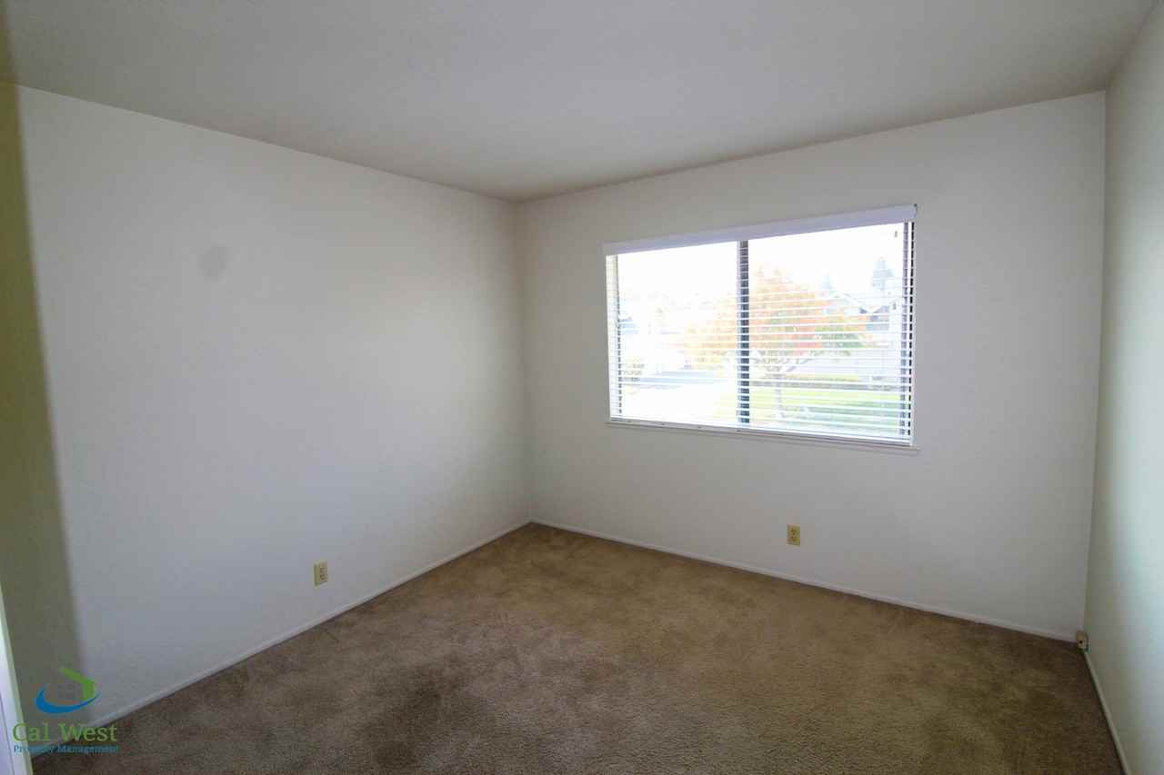 5684 Chesbro Ave - Photo 6 of 12