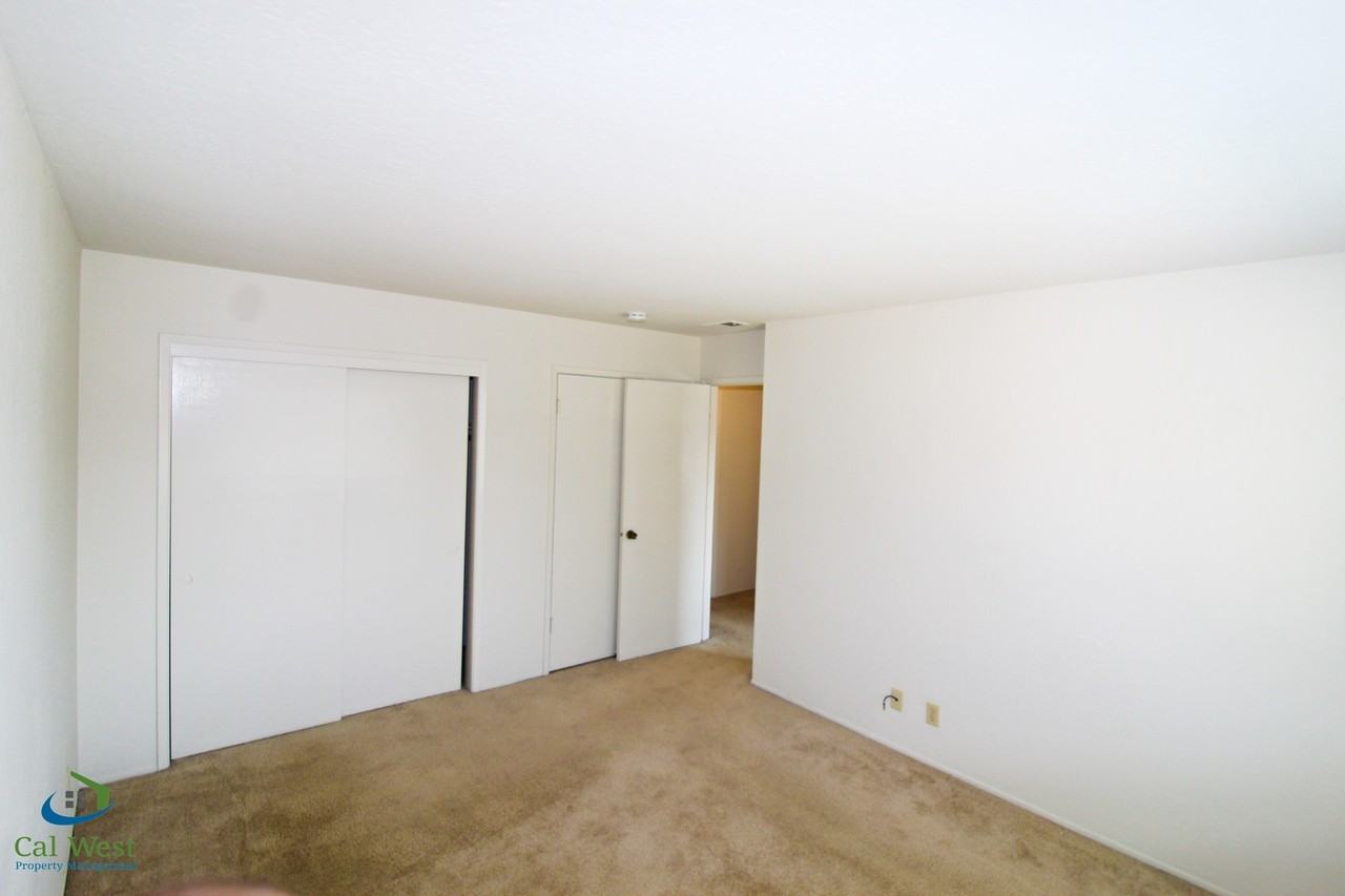 5684 Chesbro Ave - Photo 7 of 12