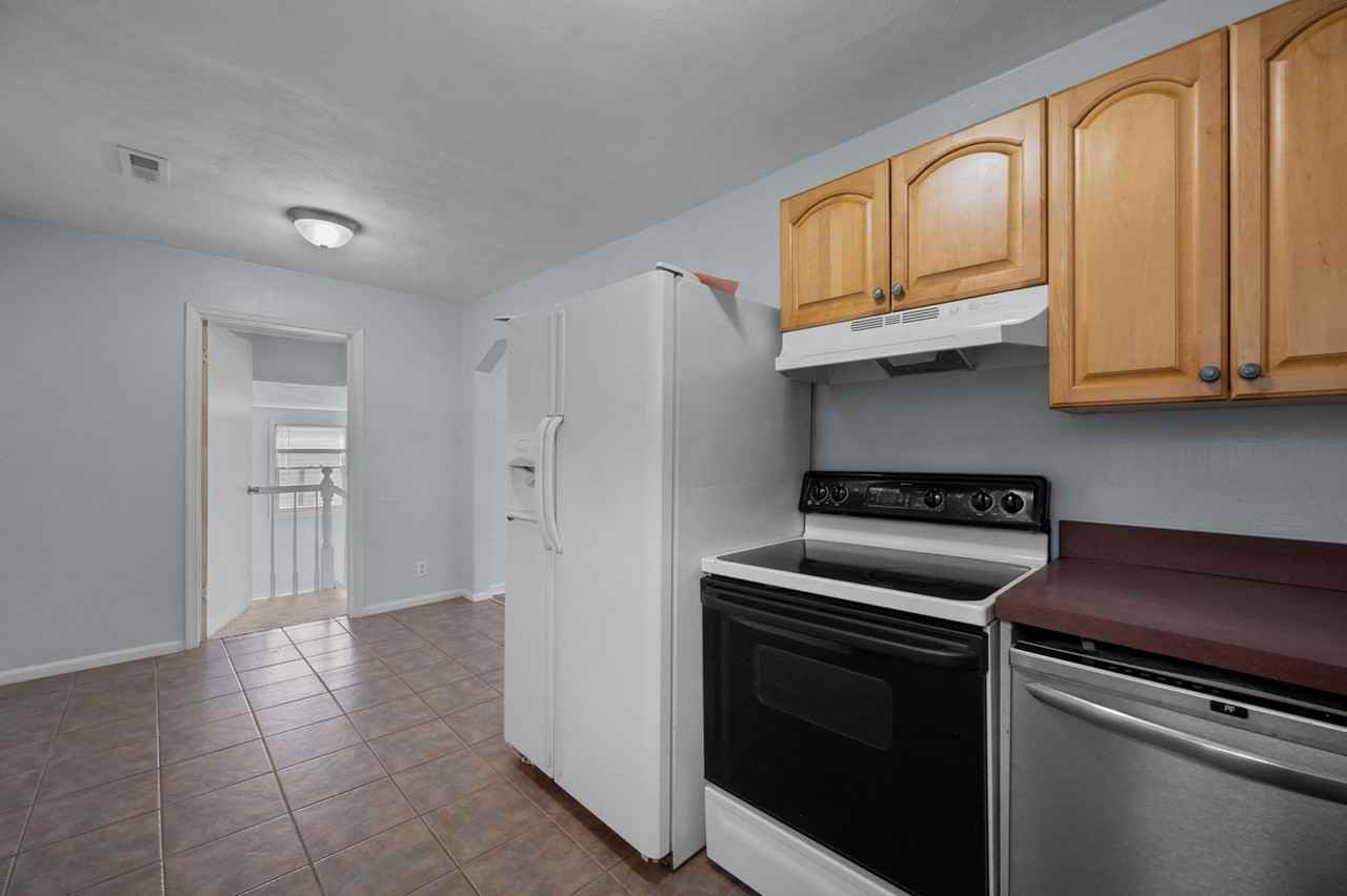 2932 Mars St - Photo 4 of 24