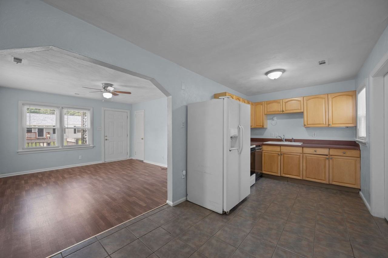 2932 Mars St - Photo 5 of 24
