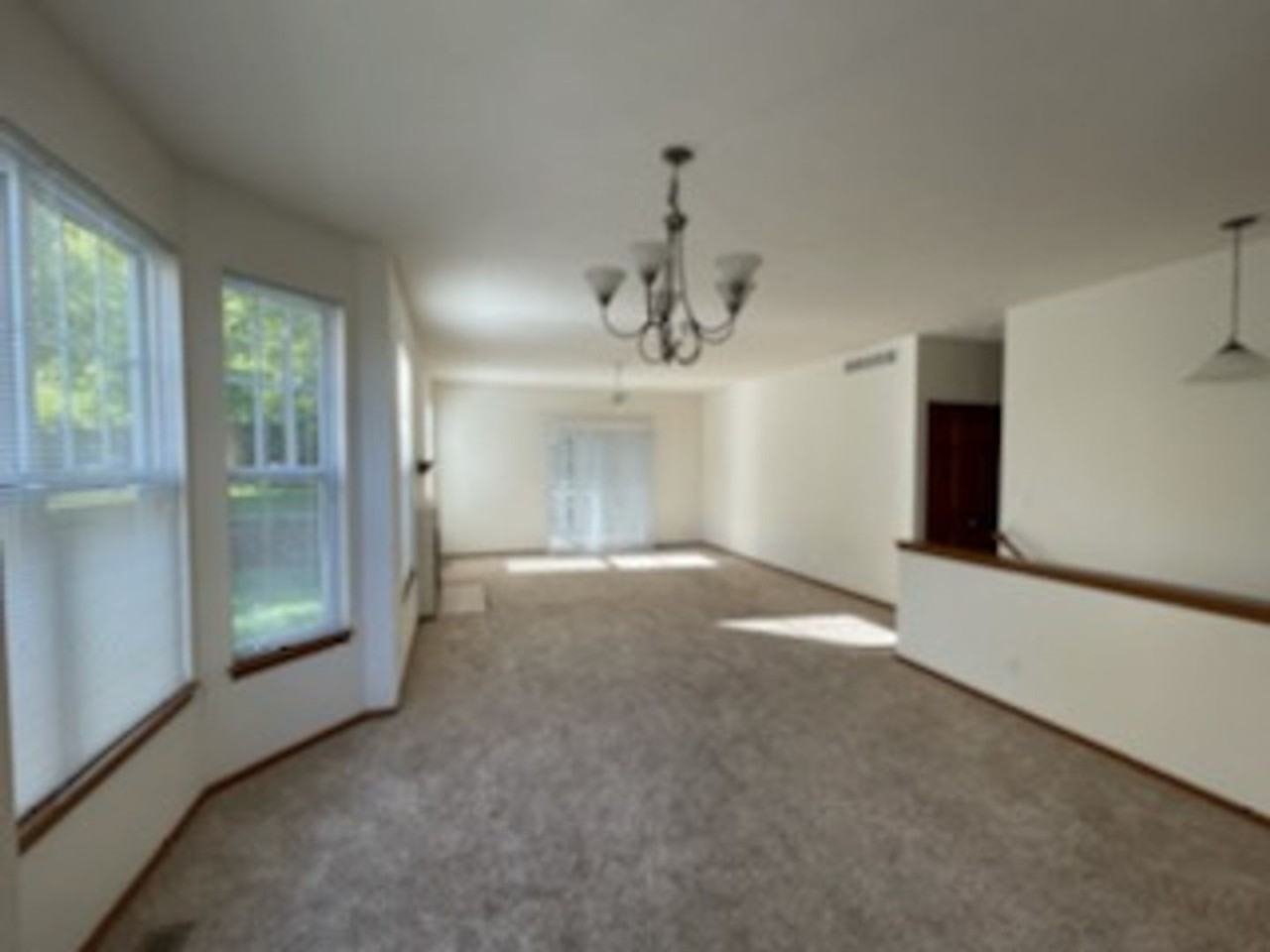 2519 Sandhutton Ave - Photo 3 of 11