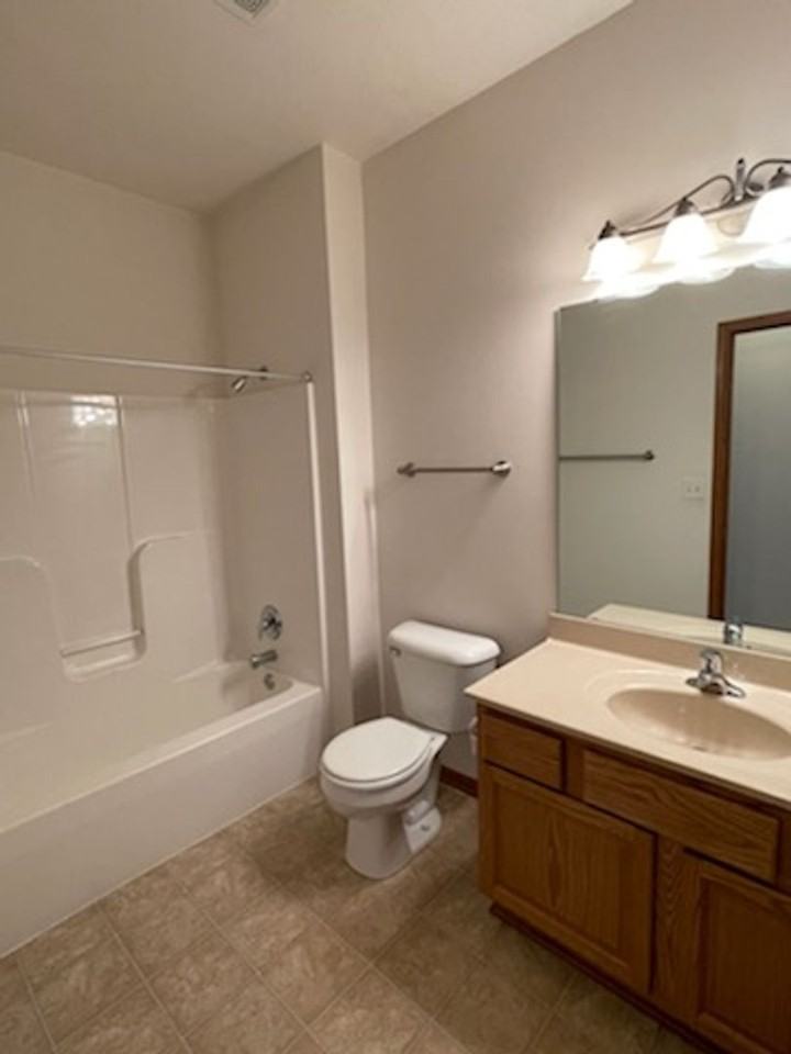 2519 Sandhutton Ave - Photo 6 of 11
