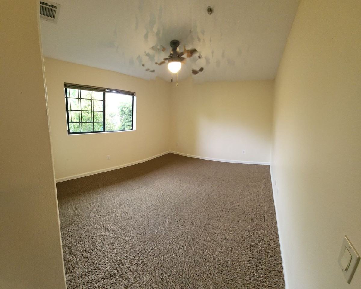 286 California Blvd - Photo 3 of 50