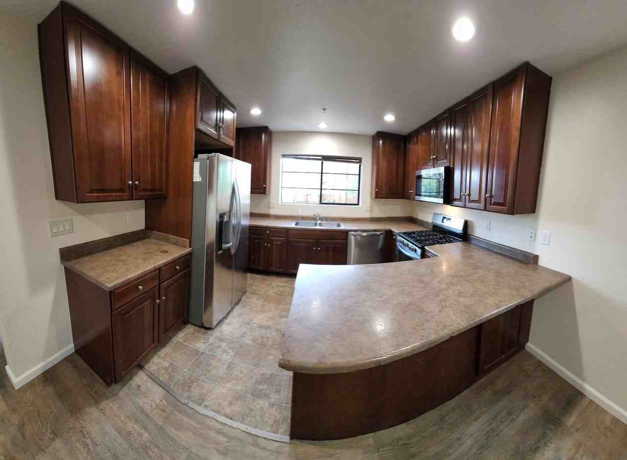 286 California Blvd - Photo 4 of 50