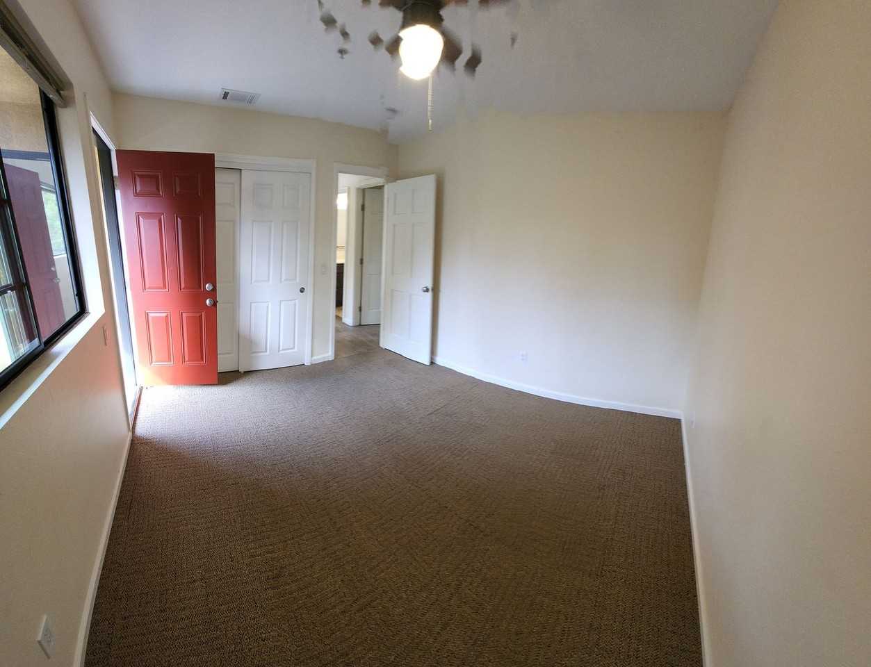 286 California Blvd - Photo 5 of 50