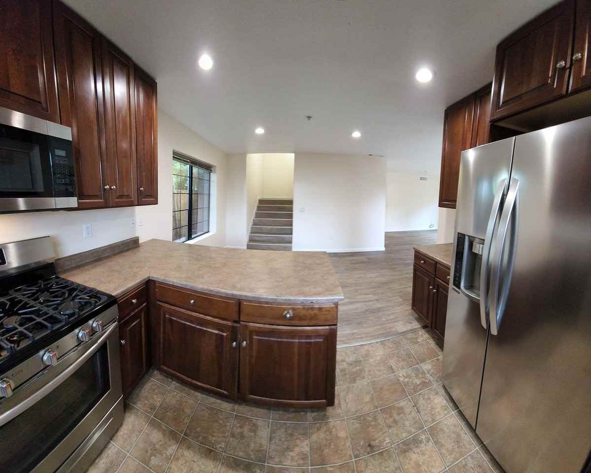 286 California Blvd - Photo 7 of 50