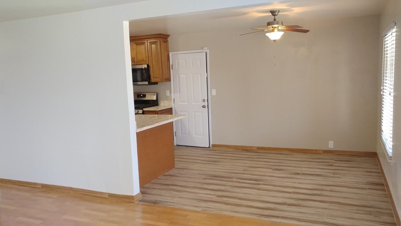 3315 Pepper Tree Ln - Photo 5 of 48