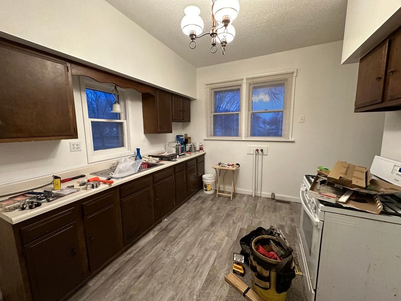 732 Pleasant St - Photo 2 of 8