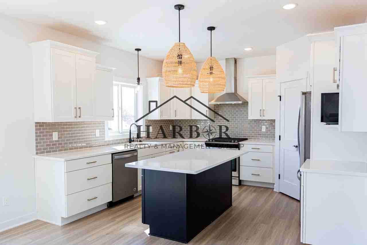 4144 Genevieve Ln Nw - Photo 2 of 38