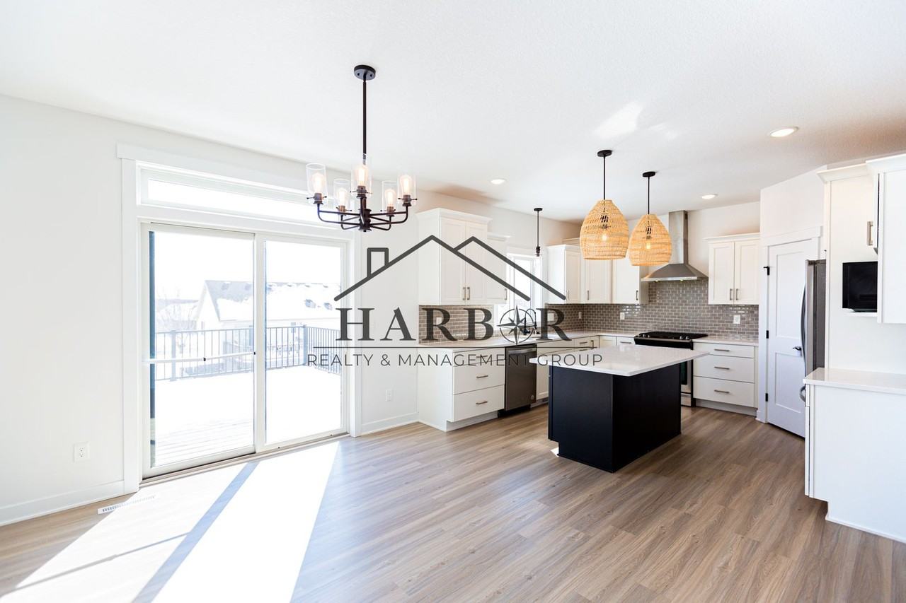 4144 Genevieve Ln Nw - Photo 3 of 38