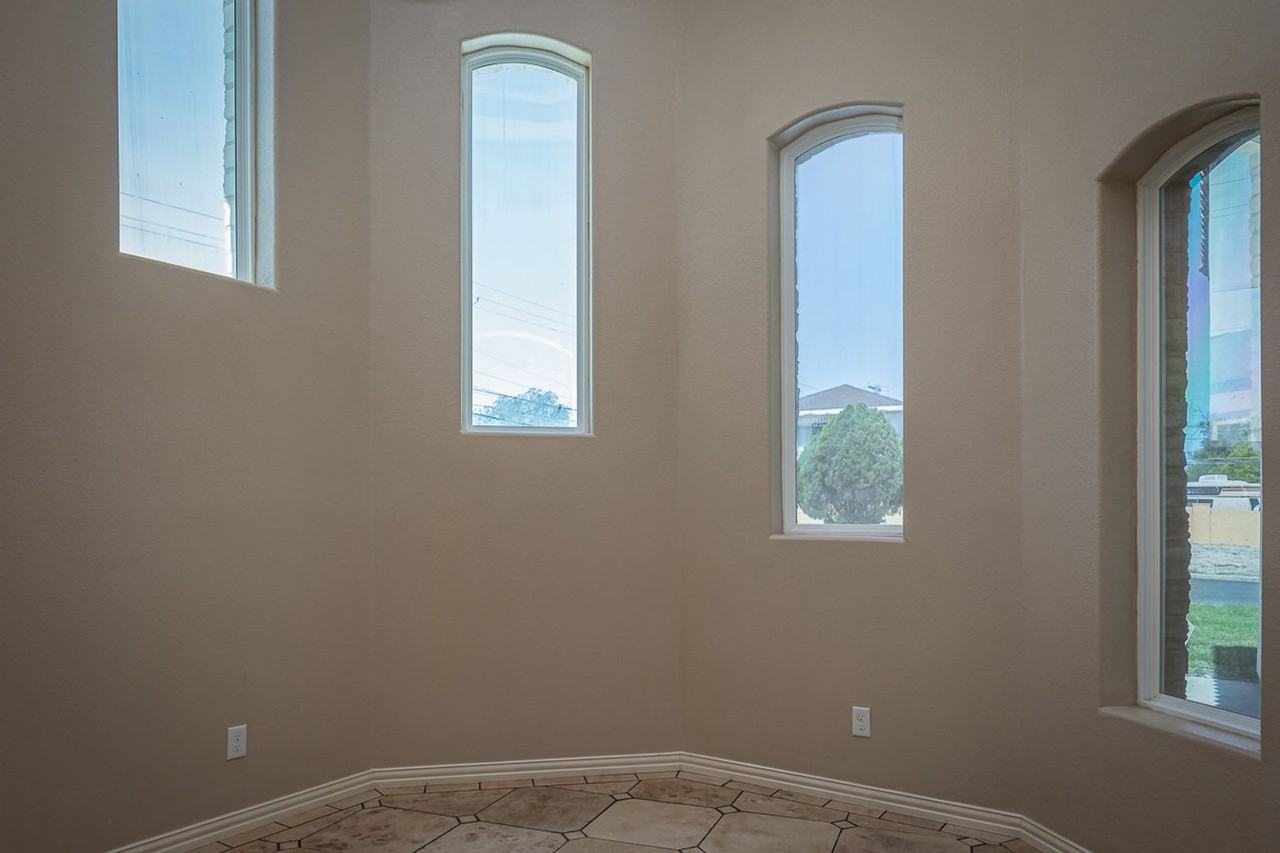 101 Margaret Ln - Photo 4 of 16