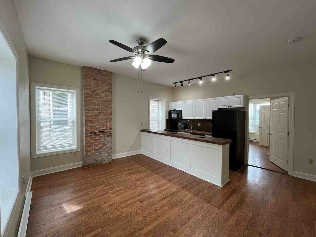 Thomas 6733 - Photo 3 of 17