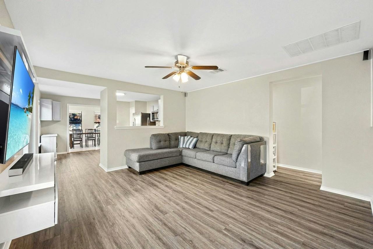 2246 Perkins Pl - Photo 3 of 19