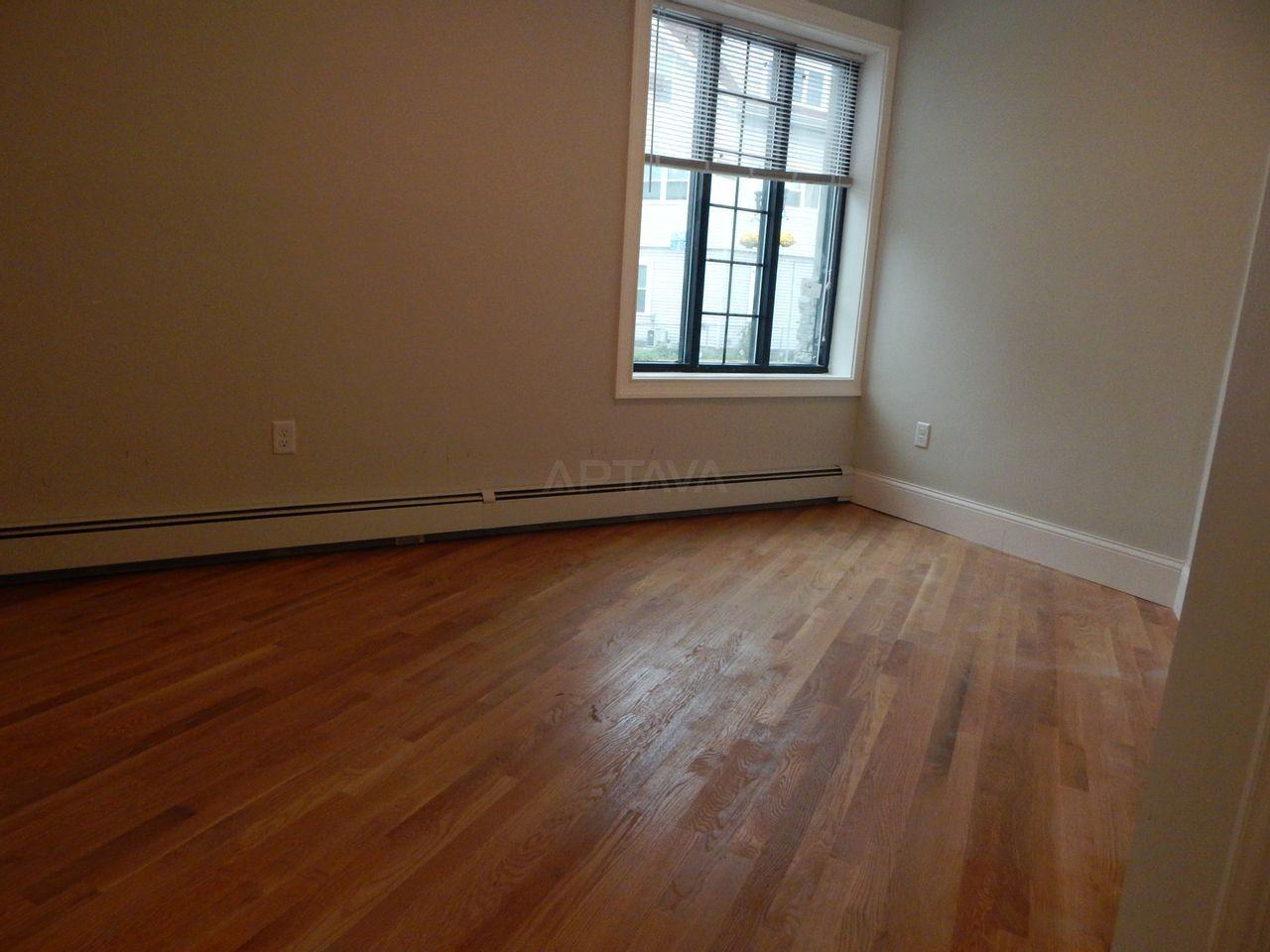 483 Medford St #B - Photo 3 of 9