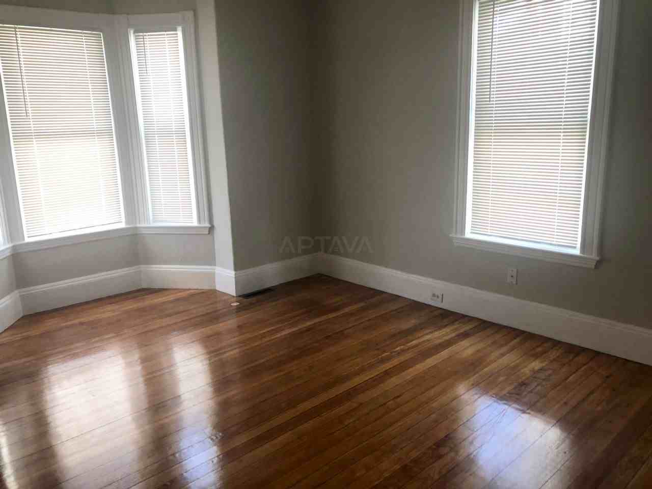 12 Lincoln Ave #1 - Photo 3 of 8