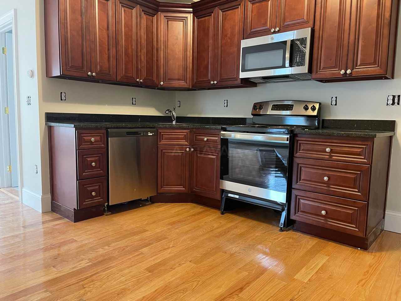 97 Hudson St #2 - Photo 2 of 10