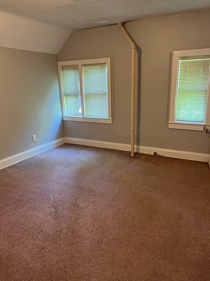 301 North State Street - Photo 5 of 12