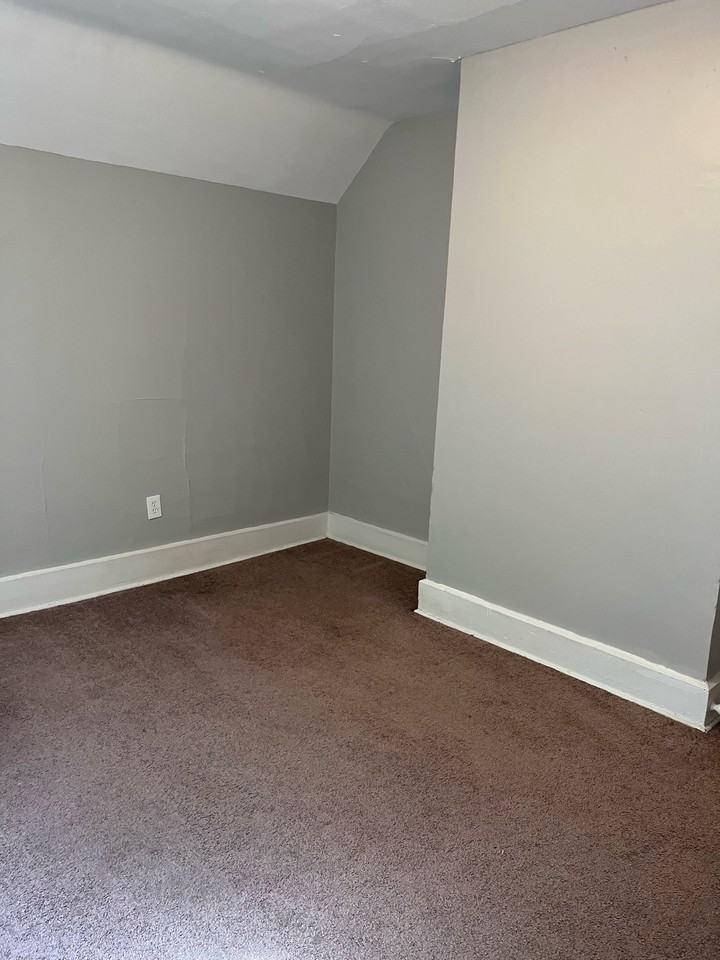 301 North State Street - Photo 6 of 12