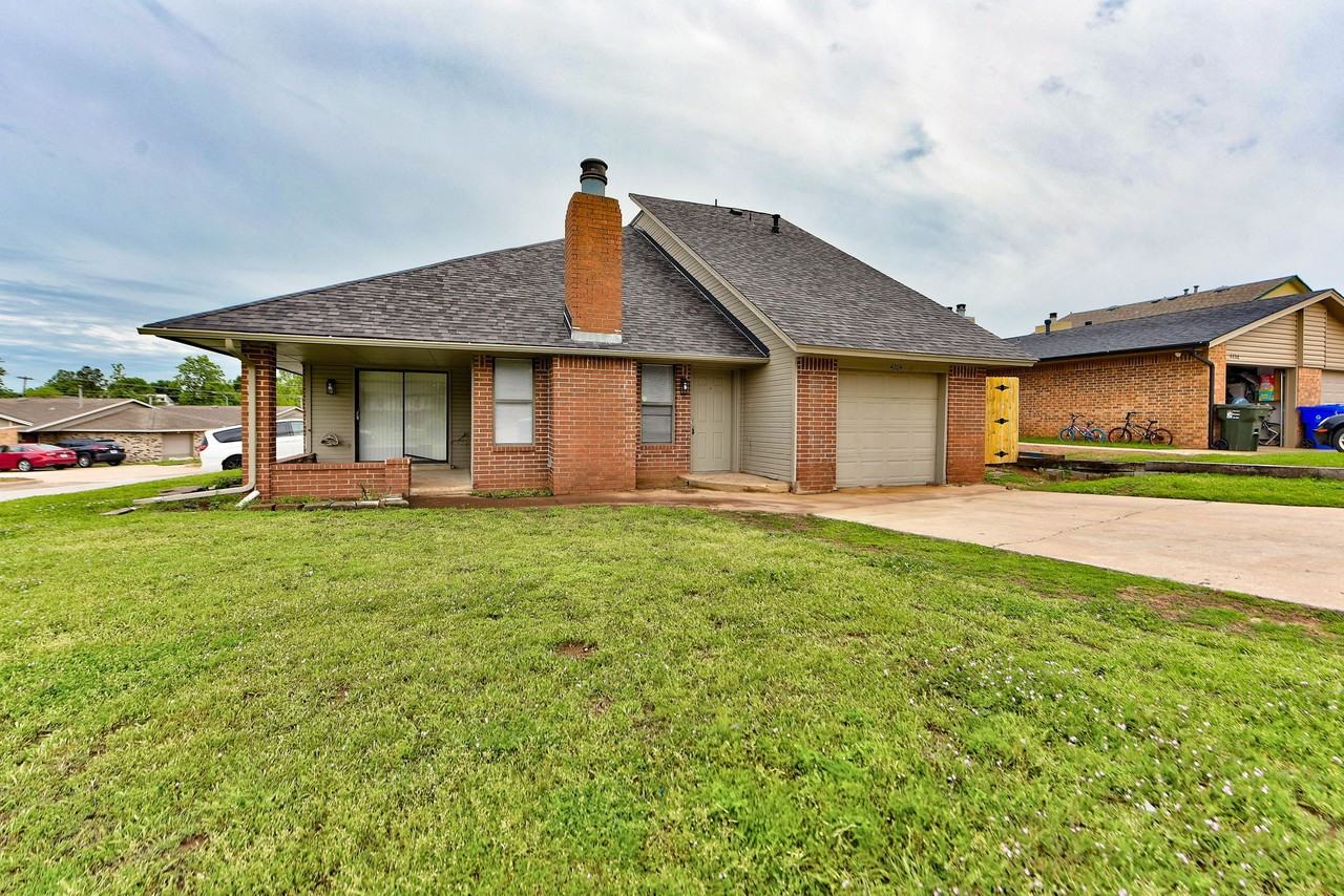 4204 Fort Drive - Photo 2 of 31