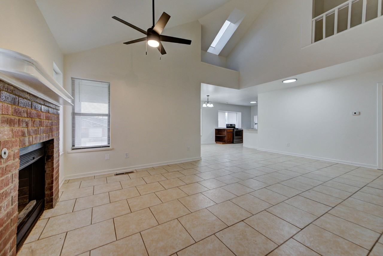 4204 Fort Drive - Photo 4 of 31