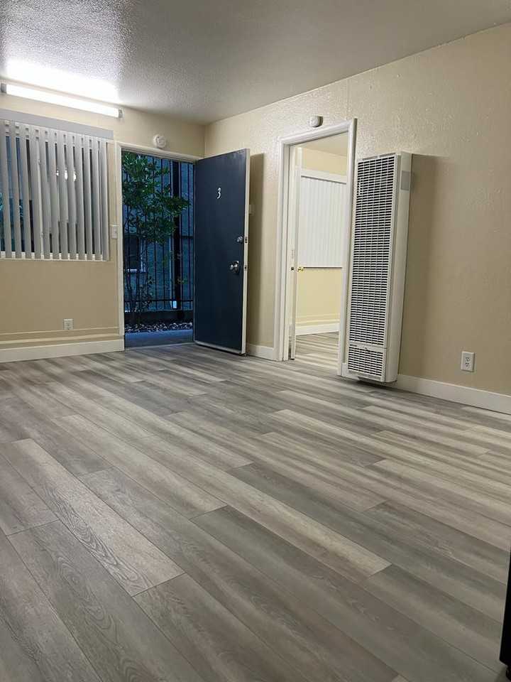 1931 Dwight Way - Photo 4 of 15