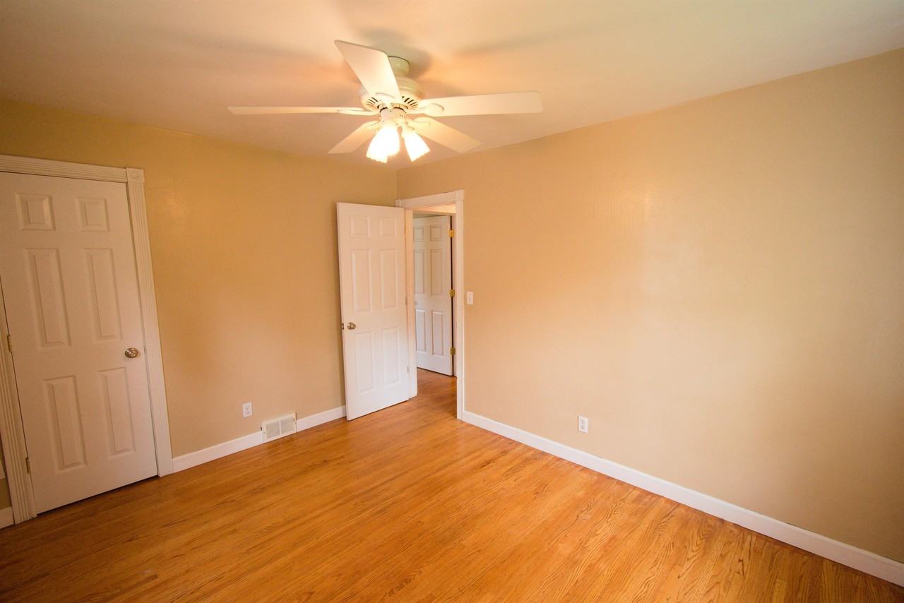 1503-13 - Photo 2 of 8