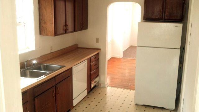 921 Howard Ave - Photo 2 of 6