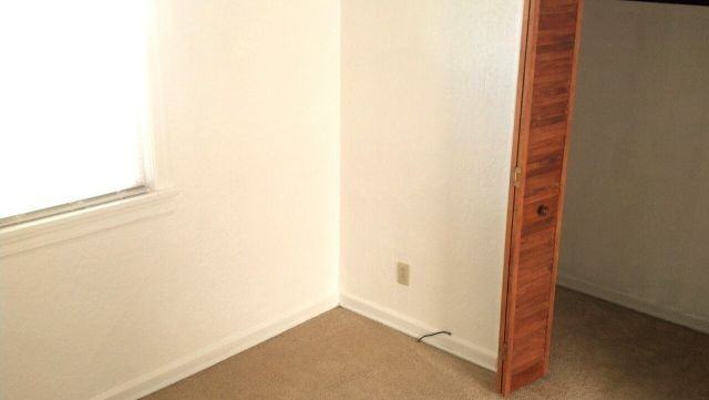921 Howard Ave - Photo 5 of 6