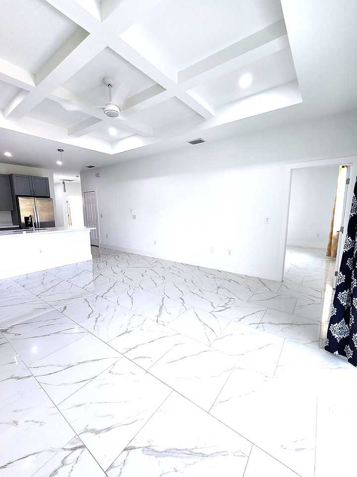 4654 28th St Sw - Photo 4 of 25