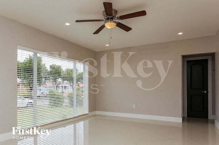 320 W 62nd St - Photo 2 of 15