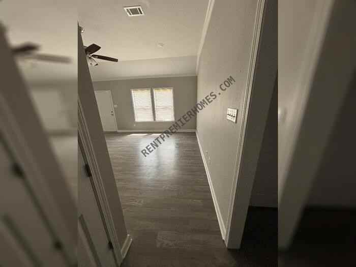 18 Winchester Dr - Photo 2 of 24